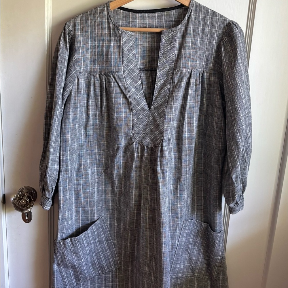 Gray Plaid Split Neck Tunic Top